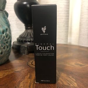 Younique Mineral Touch Foundation - Taffeta